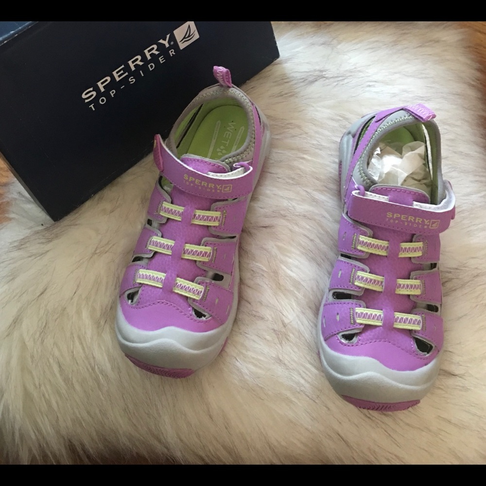 Speery Top-Sider Wet Tech Fisherman. Cool and comfy shoes for summer days.